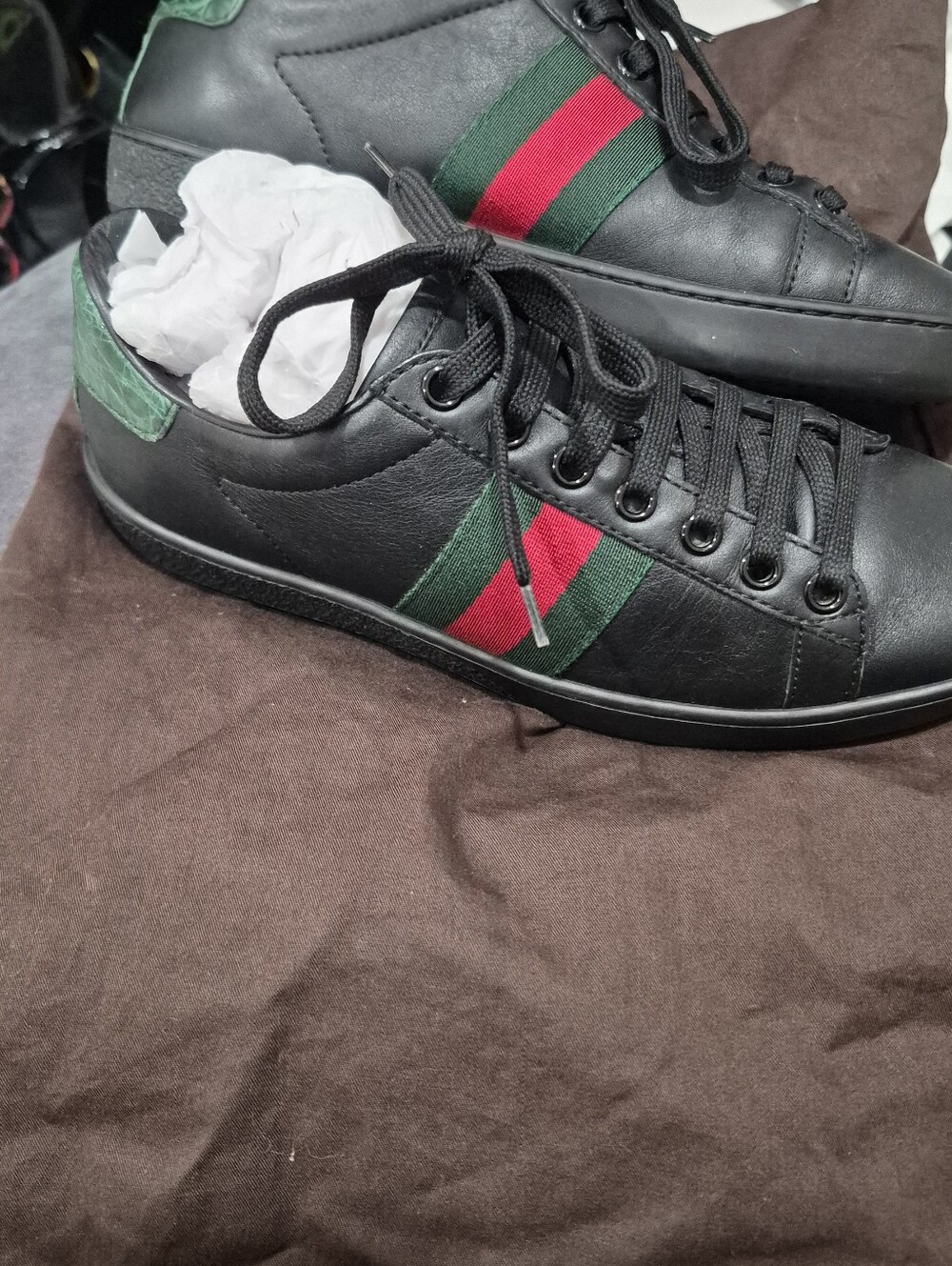Unisex Black Leather Gucci Sneakers with Green & Red Stripe